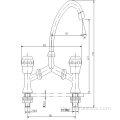 Küchenarmaturen aus Messing mit zwei Griffen